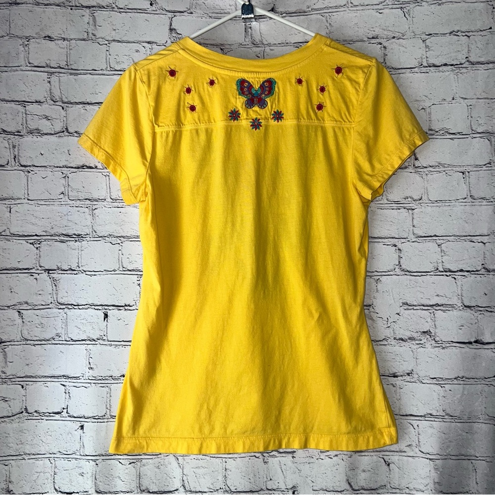 Johnny Was Los Angeles Embroidered V-Neck Yellow Fitted Tee - Picture 3 of 6